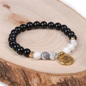 natural White Turquoise And Black Onyx Bracelet